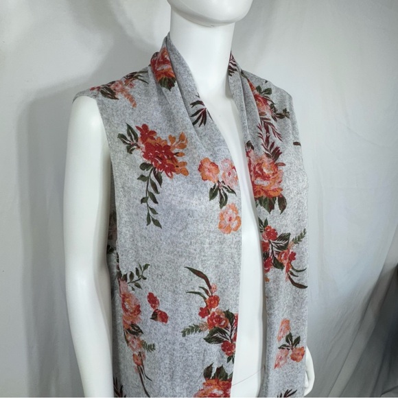 Rouge Collection Floral Sleeveless Gray Knit Long Length Cardigan Duster - Picture 2 of 6